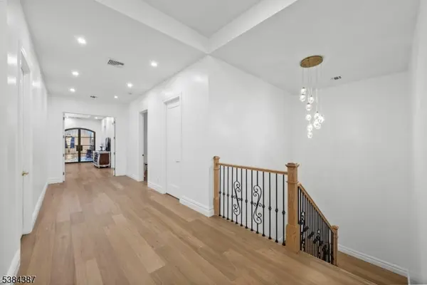 472 High St, Closter Boro, NJ 07624