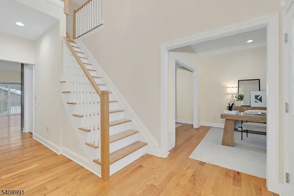 2 Maddie Ct, Woodbridge Twp., NJ 07067