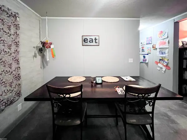 46188 La Crosse DR, Macomb Twp, MI 48044