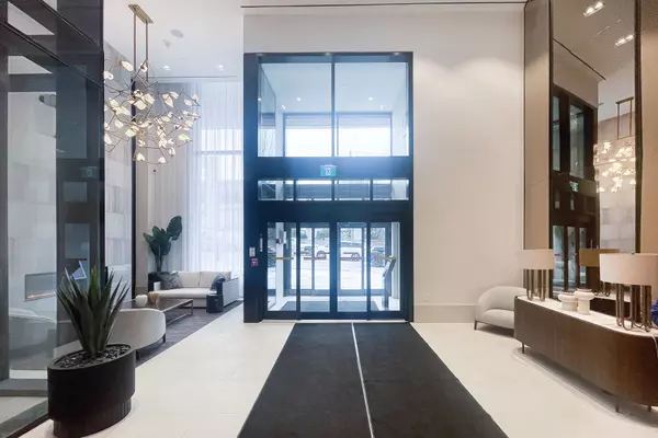 Toronto, ON M5P 0A6,2020 Bathurst ST #706