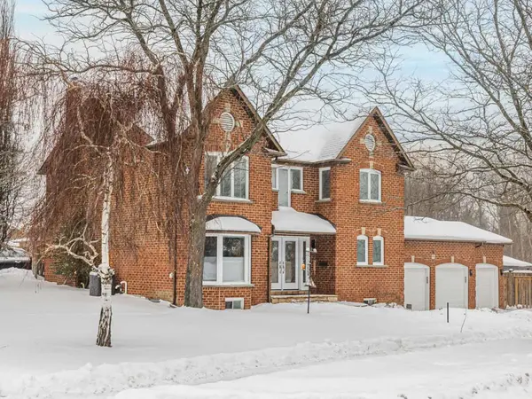 Aurora, ON L4G 5N7,22 Willis DR