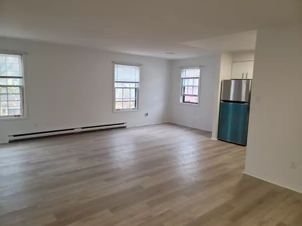 2 Orchard HTS #224, Aurora, ON L4G 3W3