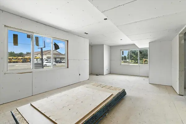 Brock, ON L0C 1H0,31 Centre ST ##1