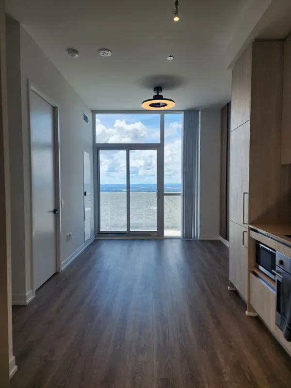 Vaughan, ON L4K 5Z7,195 Commerce ST E #PH107