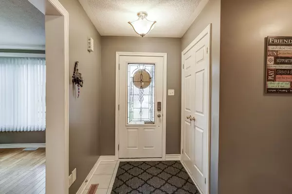 Barrie, ON L4N 0Z7,9 Timothy LN S