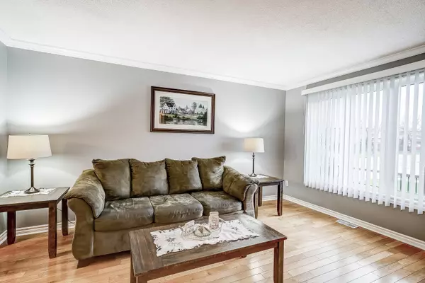 Barrie, ON L4N 0Z7,9 Timothy LN S