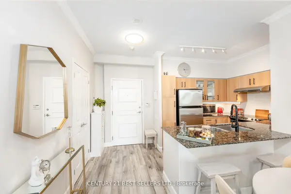 15 Windermere AVE #609, Toronto W01, ON M6S 5A2