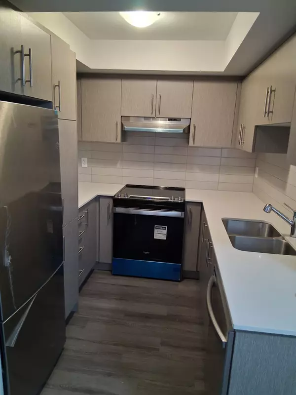 Toronto, ON M8V 0J8,5 William Jackson WAY #57