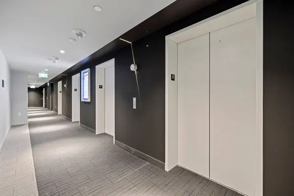 Mississauga, ON L5B 0M4,3883 Quartz RD #1206