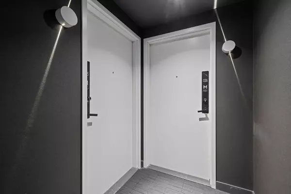 Mississauga, ON L5B 0M4,3883 Quartz RD #1206