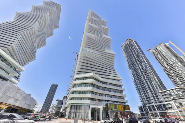 3900 Confederation Pkwy #6005, Mississauga, ON L5B 0M3