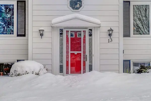 13 Mcmurdo CT, Cityview - Parkwoods Hills - Rideau Shore, ON K2E 5V8