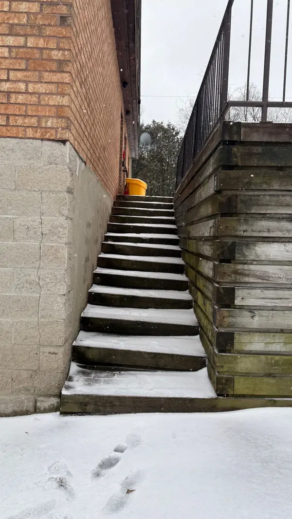 15 Centre ST S #Unit 2, Huntsville, ON P1H 1W4