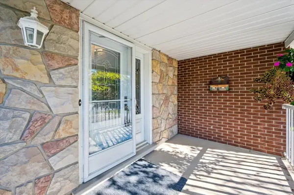 10 Carmine PL, Guelph, ON N1E 3V1