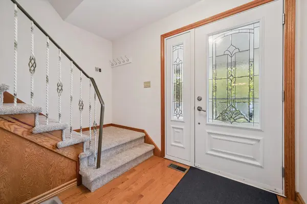 10 Carmine PL, Guelph, ON N1E 3V1