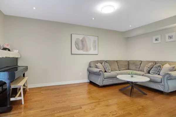 North Dumfries, ON N0B 1E0,328 vincent DR