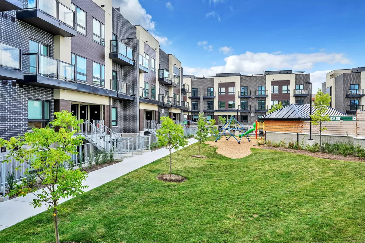 Toronto, ON M1L 0J6,41 Danforth RD #210