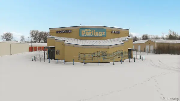 2341 S Dort HWY, Flint, MI 48507