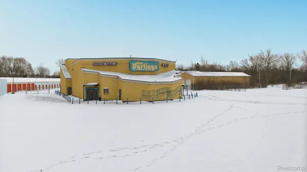 2341 S Dort HWY, Flint, MI 48507