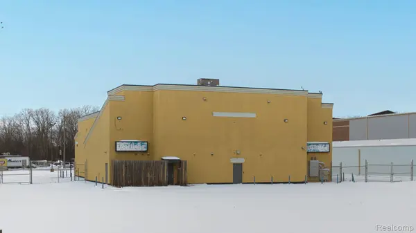 2341 S Dort HWY, Flint, MI 48507