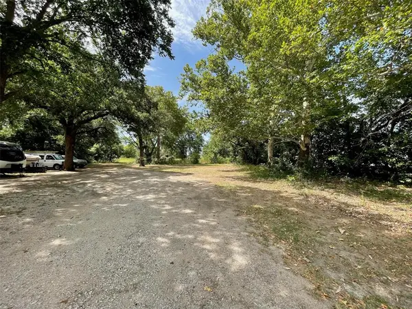 1810 Fort Worth Highway, Weatherford, TX 76086