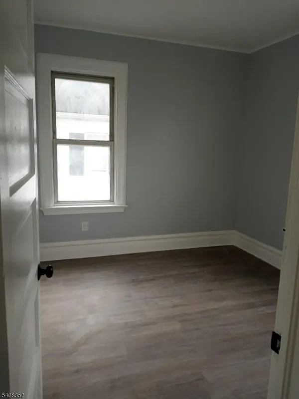 32 Vreeland Ave, Paterson City, NJ 07504