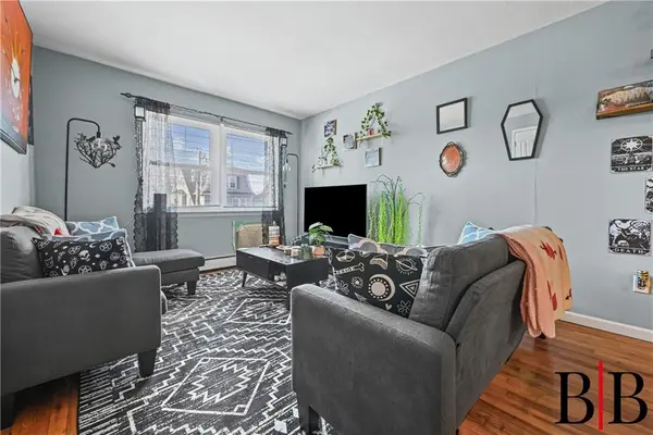 180 Beach 118th ST, Rockaway Park, NY 11694