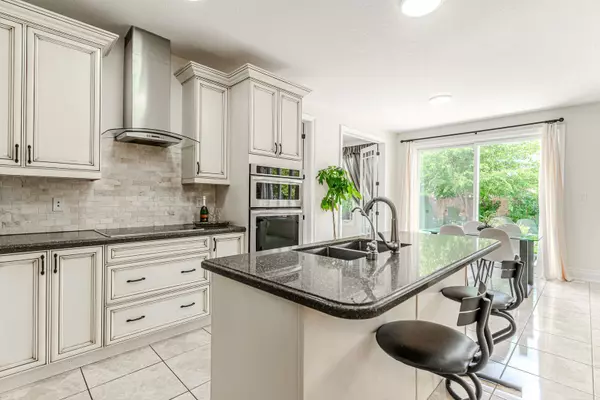 Innisfil, ON L9S 4X2,1746 Angus ST