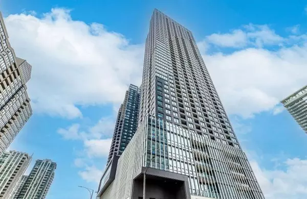 395 Square One DR #3811, Mississauga, ON L5B 0P6