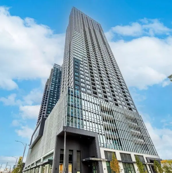 Mississauga, ON L5B 0P6,395 Square One DR #3811