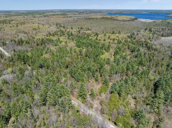 Frontenac, ON K0H 1B0,1088 KASHWAKAMAK LAKE RD