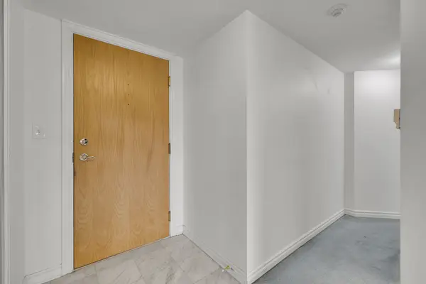 3105 Carling AVE #503, Crystal Bay - Rocky Point - Bayshore, ON K2H 5A6