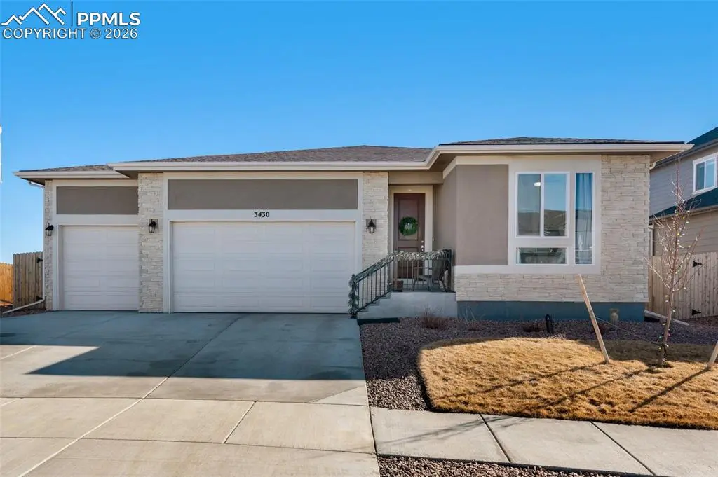 3430 Bella Luna DR, Pueblo, CO 81001