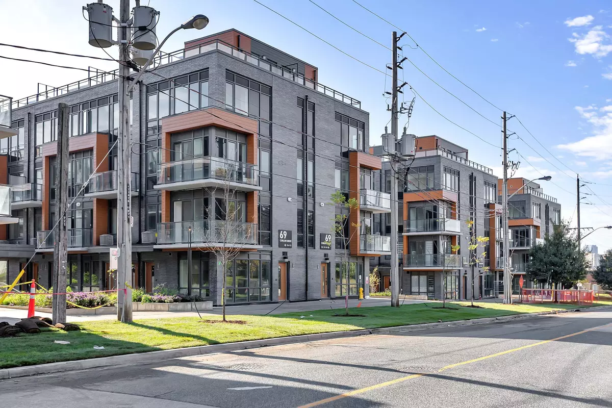 Toronto, ON M3A 2P8,69 Curlew DR #D18-#119