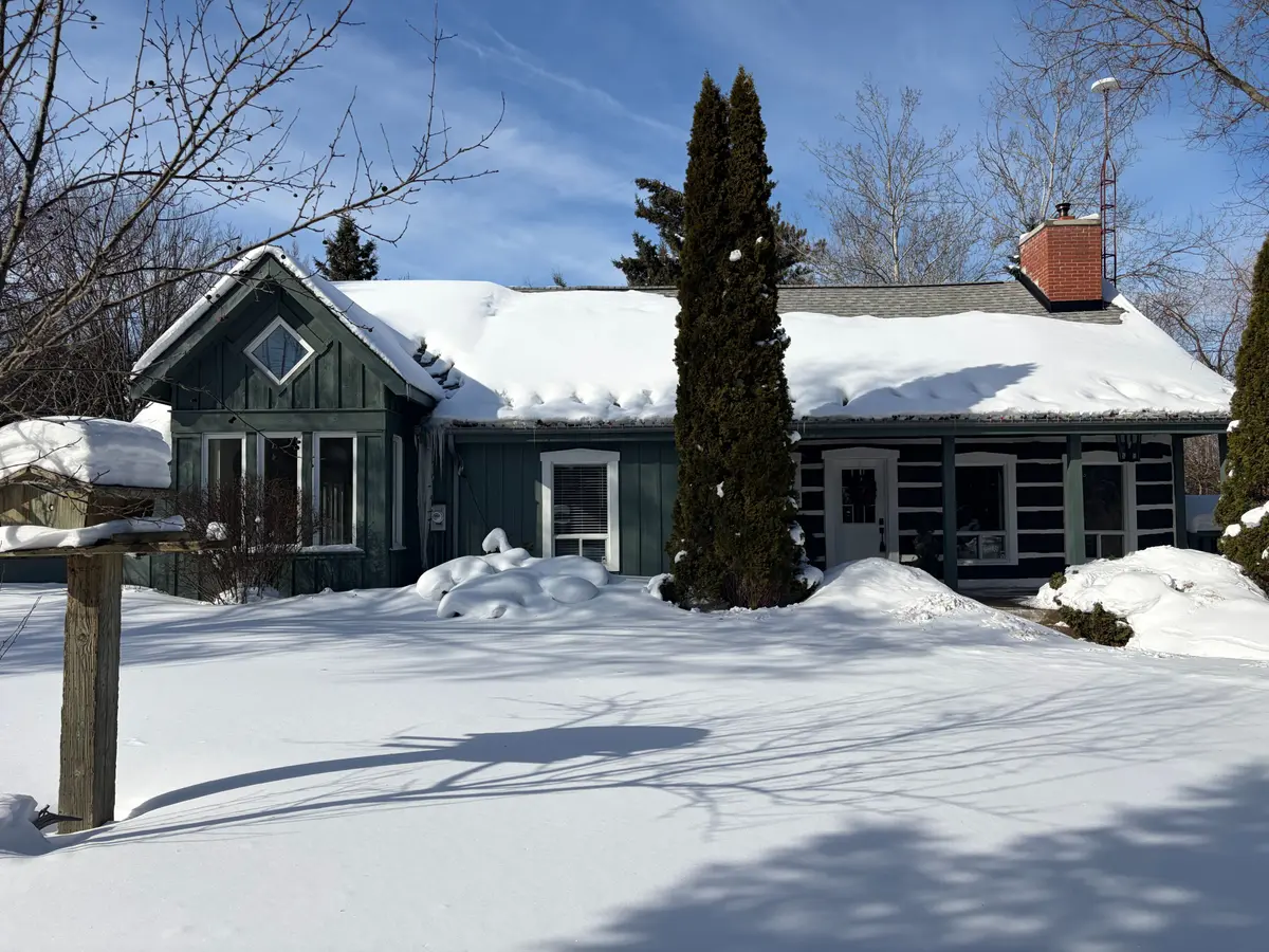 Caledon, ON L7K 2N6,1762 Queen ST