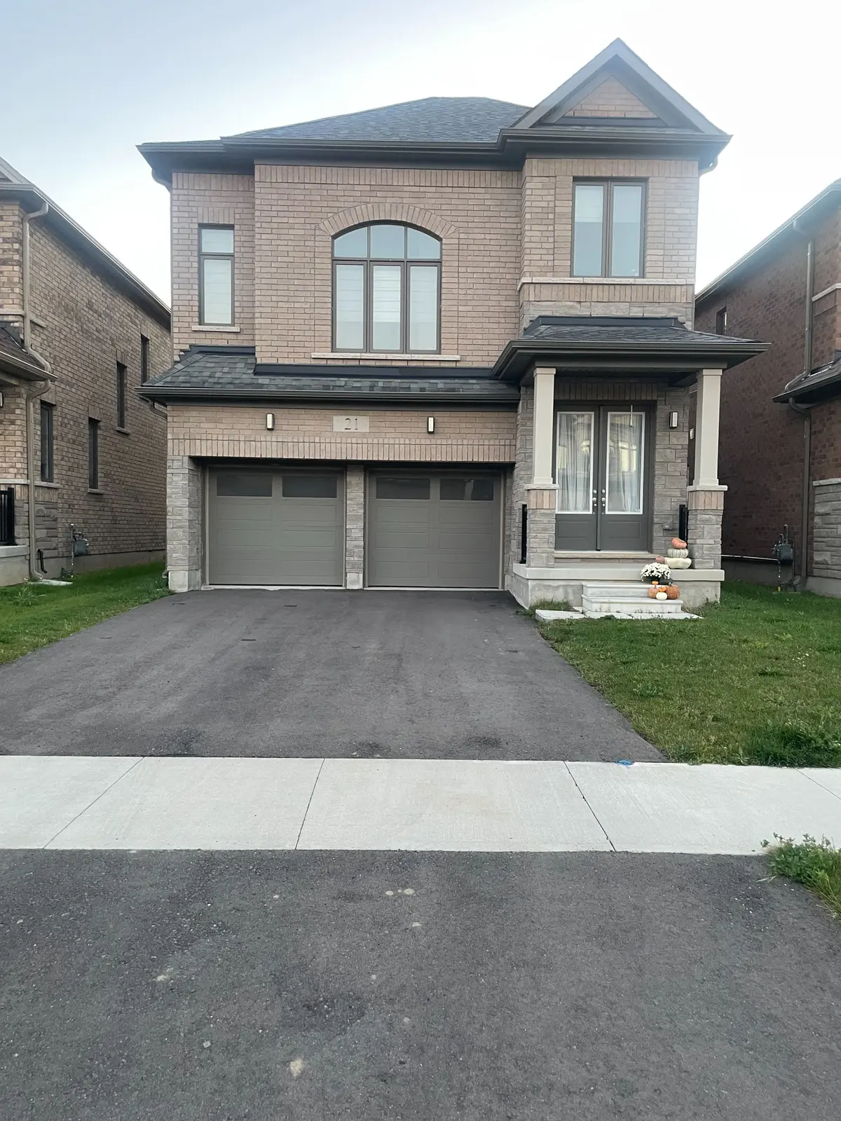 North Dumfries, ON N0B 1E0,21 Prince Philip BLVD