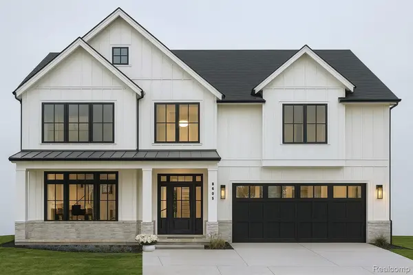 8605 EDGEWOOD PARK DR, Commerce Charter Township, MI 48382