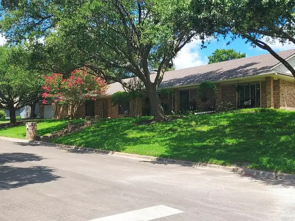 9914 Ramblewood Drive, Woodway, TX 76712