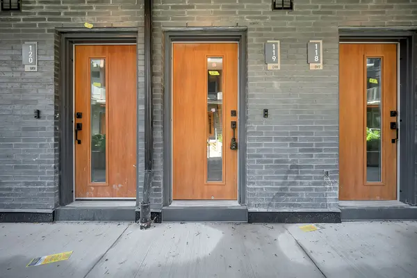 Toronto, ON M3A 2P8,69 Curlew DR #D18-#119