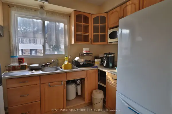 77 Crab Appleway N/A, Toronto C13, ON M3A 3N2