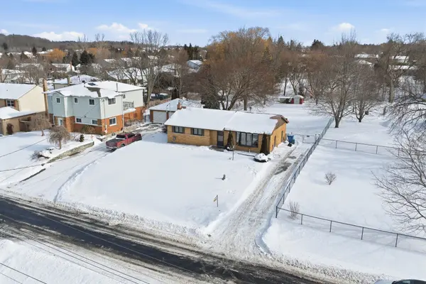 East Gwillimbury, ON L9N 1K8,233 East ST