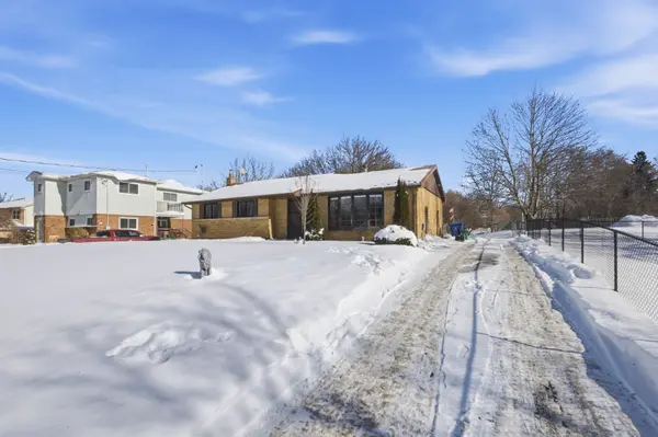 East Gwillimbury, ON L9N 1K8,233 East ST