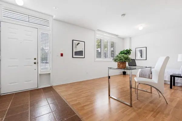 3400 Lake Shore BLVD W #104, Toronto W06, ON M8W 4Z9