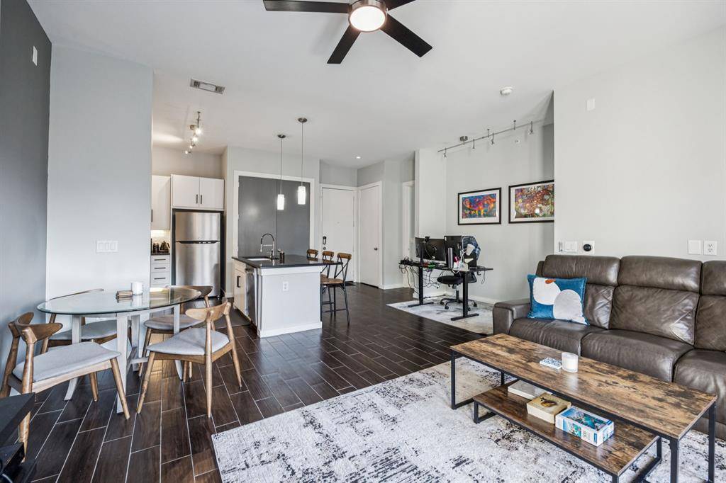 2950 Mckinney Avenue #320, Dallas, TX 75204