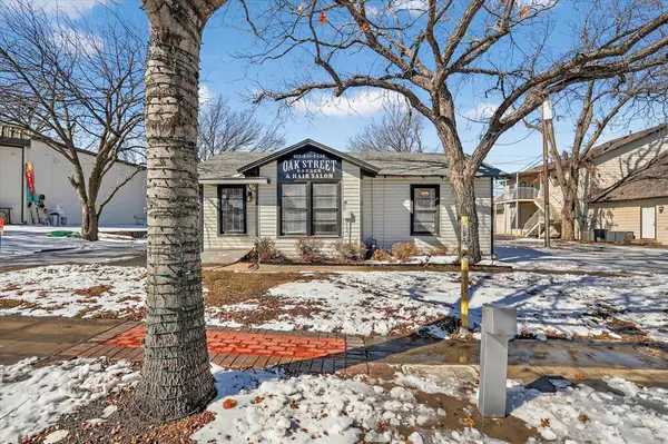 505 N Oak Street, Roanoke, TX 76262