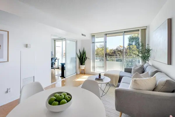 650 Queens Quay W #508, Toronto C01, ON M5V 3N2