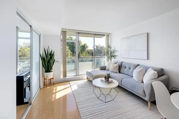 650 Queens Quay W #508, Toronto C01, ON M5V 3N2