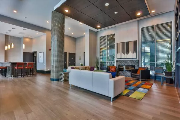 Toronto, ON M2N 2W7,17 Anndale DR #916