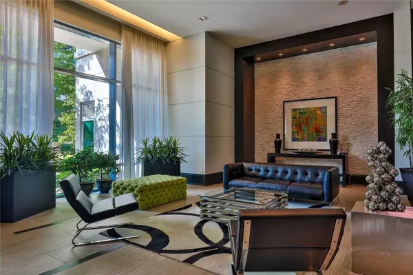 Toronto, ON M2N 2W7,17 Anndale DR #916