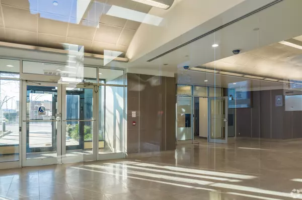 Toronto, ON M9W 5A2,10 Kelfield ST